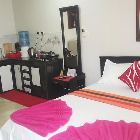 Wish Residence Seaside, Near Durdans & Vasan Eye Care Hospital, Colombo 3 Exterior photo