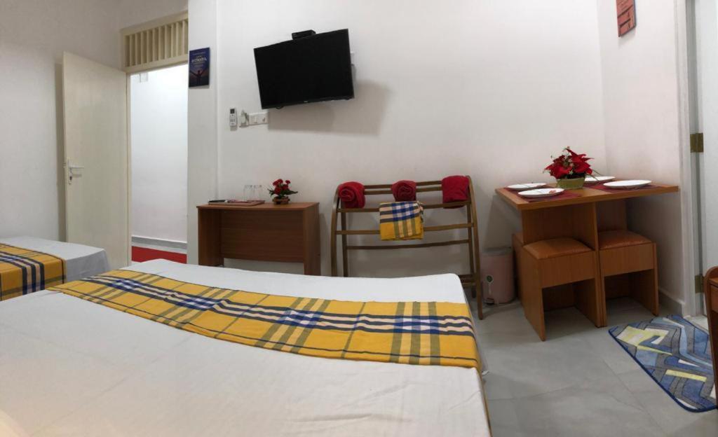 Wish Residence Seaside, Near Durdans & Vasan Eye Care Hospital, Colombo 3 Exterior photo
