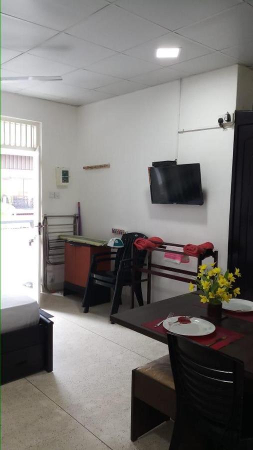 Wish Residence Seaside, Near Durdans & Vasan Eye Care Hospital, Colombo 3 Exterior photo