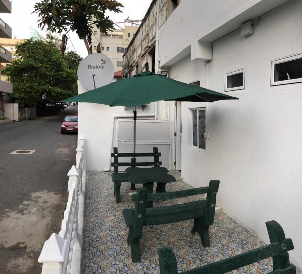 Wish Residence Seaside, Near Durdans & Vasan Eye Care Hospital, Colombo 3 Exterior photo