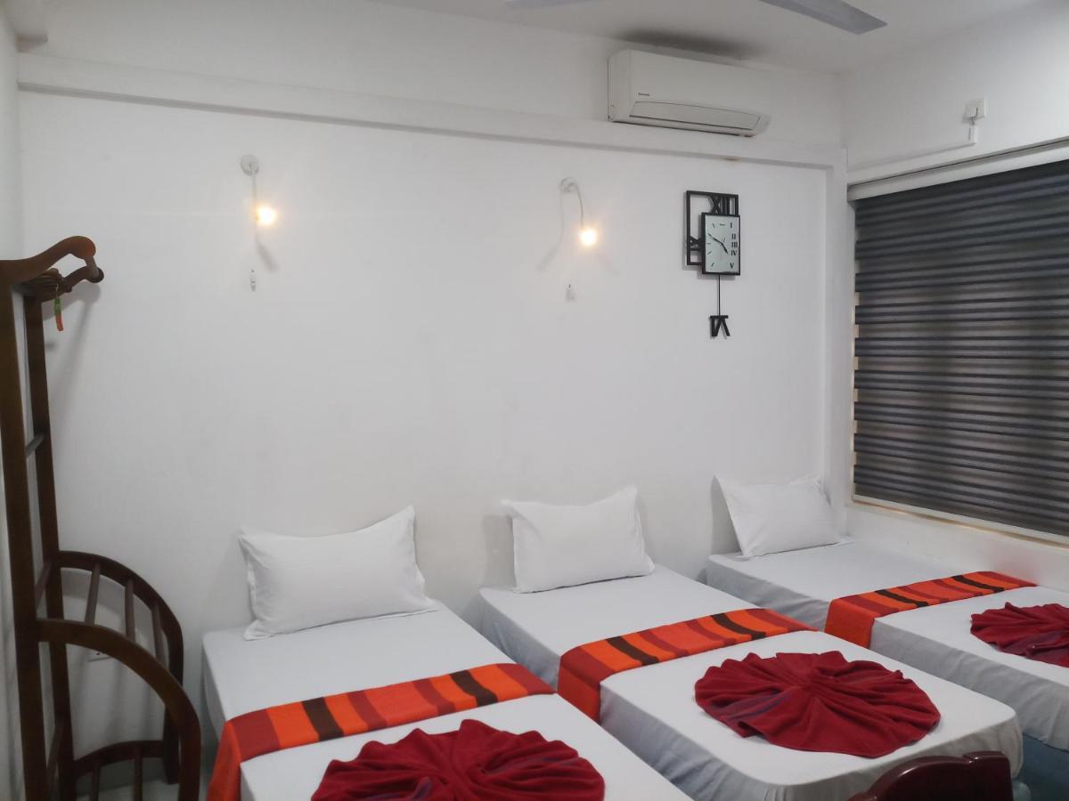 Wish Residence Seaside, Near Durdans & Vasan Eye Care Hospital, Colombo 3 Exterior photo